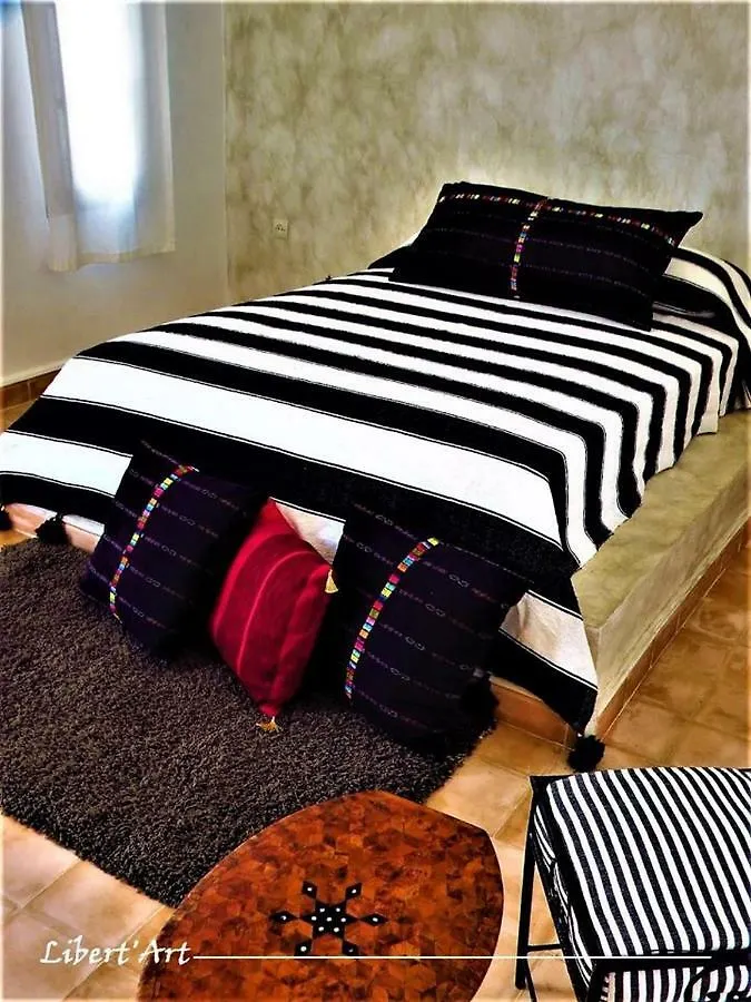 Hotel Libert'Art As-Suwajra